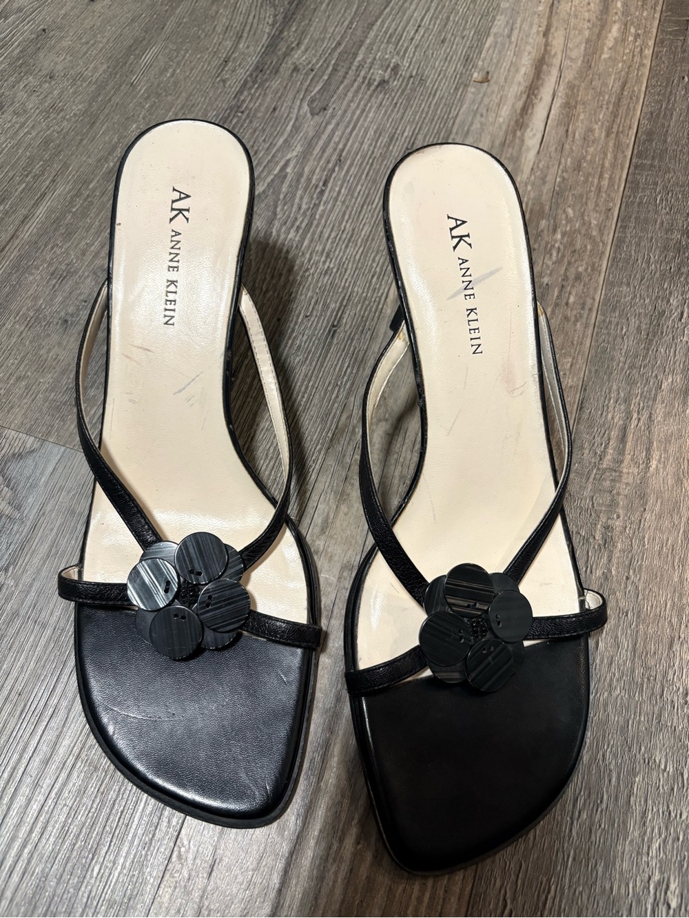 Anne Klein Black Flower-Accent Women’s Mules